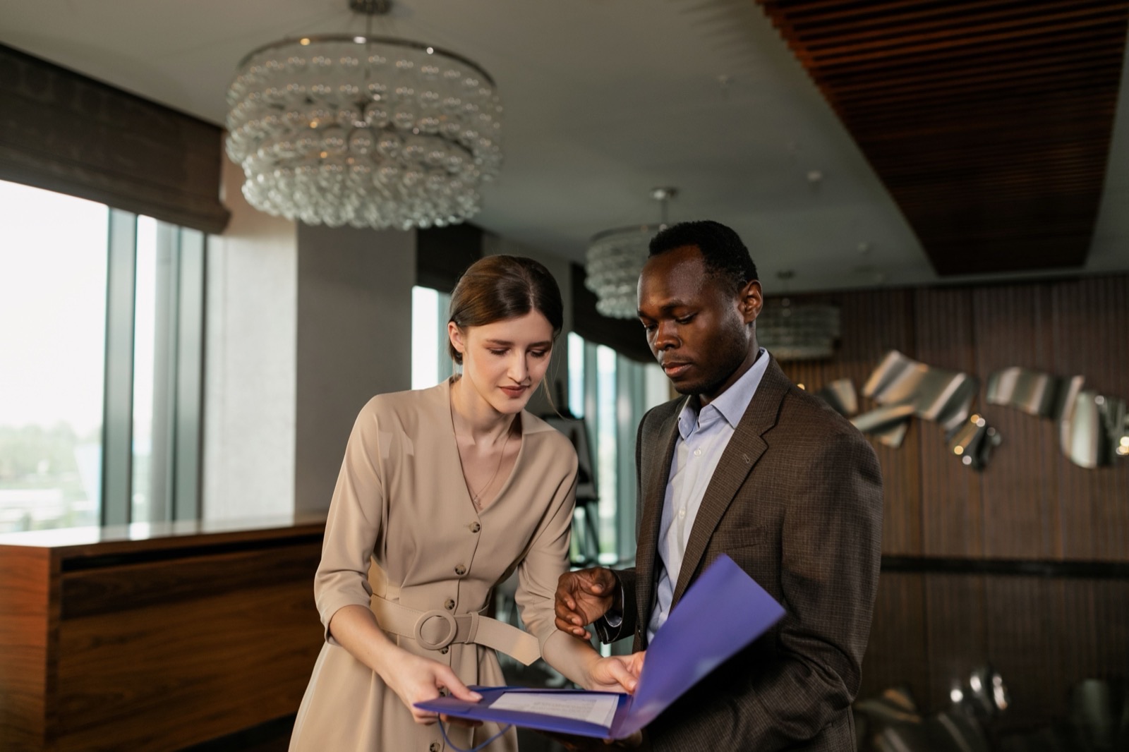 Réunion de conseil avec un client du cabinet